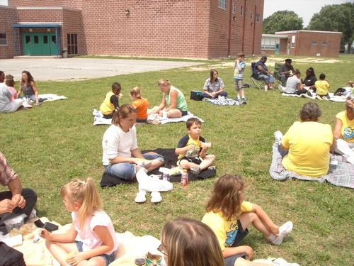 Play school picnic