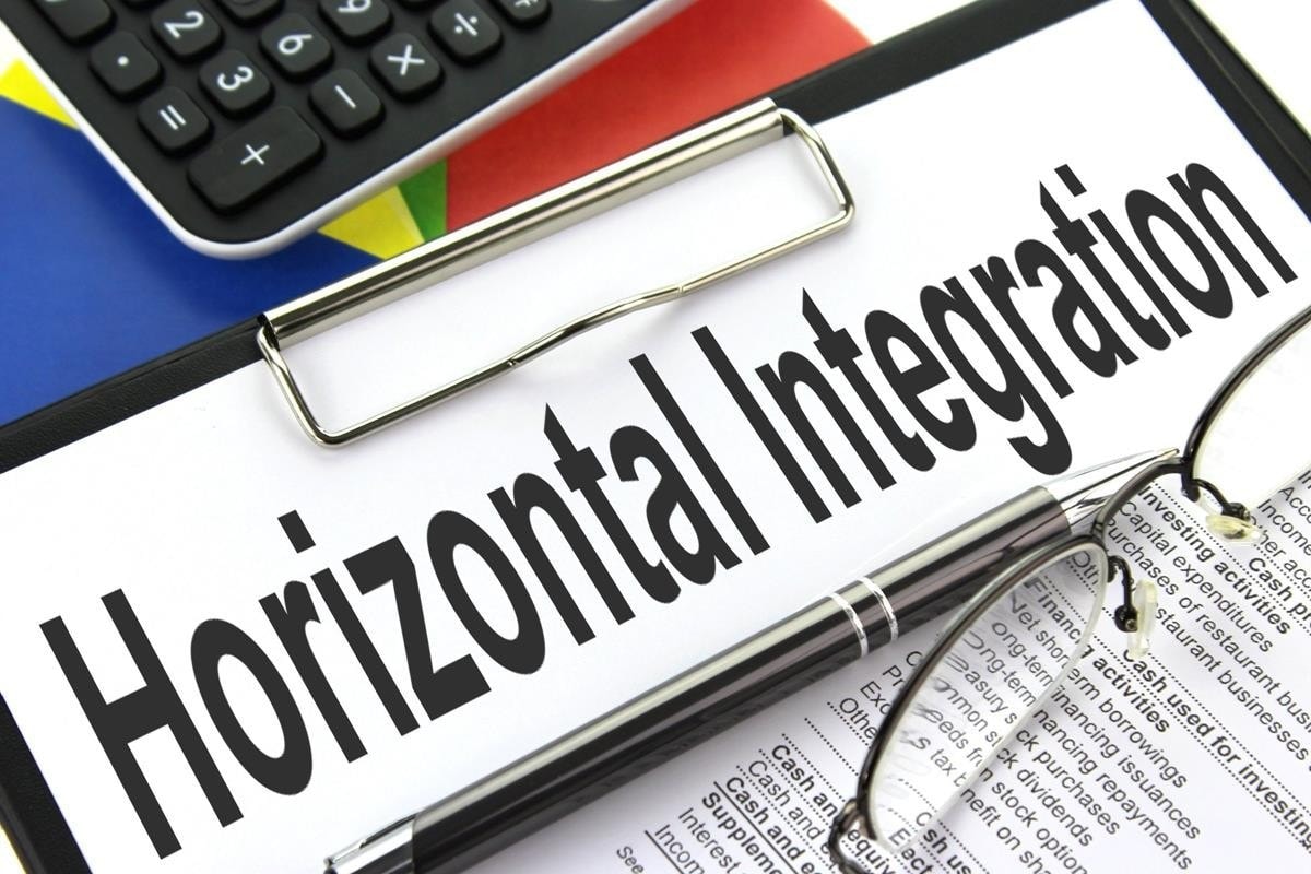 Horizontal merger. Horizontal Analysis. Horizontal wells advantages. Integral image. Advantage marketing