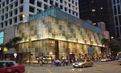 Place in the marketing mix of Louis vuitton - 2