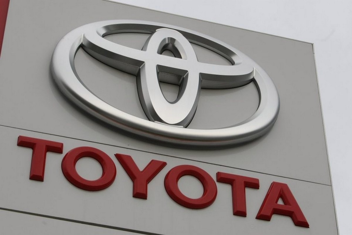 swot and pestel analysis of toyota
