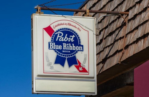 #17 Pabst Blue Ribbon 1844