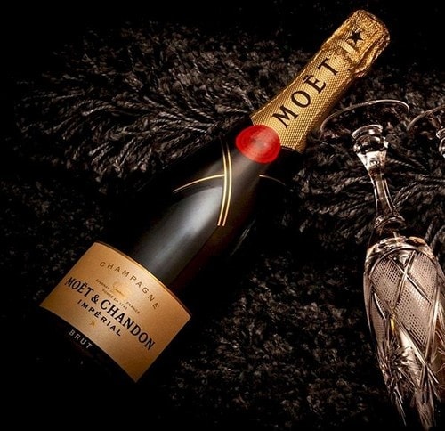 gold moet champagne price