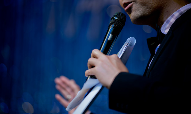 10 Hacks for Mastering Public Speaking Skills