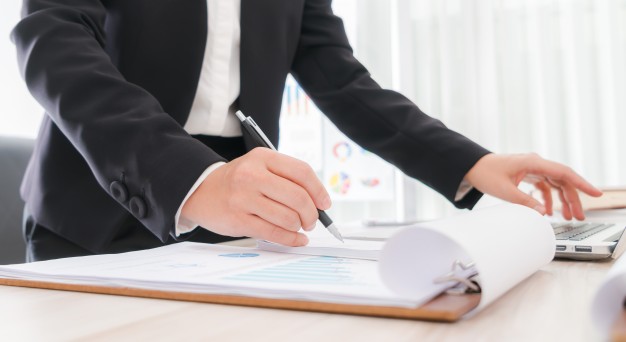 Checklist for hiring an executive coach