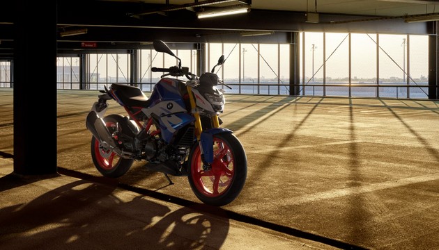 BMW (BMW G310 R)