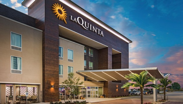 La Quinta Inn & Suites La Quinta by Wyndham