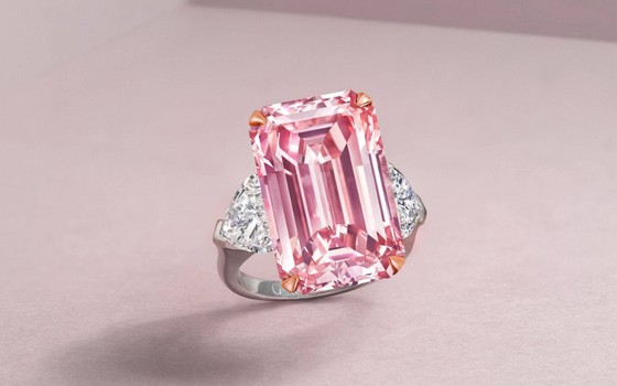 Pink Emerald-Cut Graff Diamond